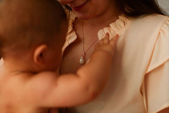 Joia de leite materno: sabia que é possível fazer em casa?
